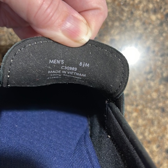 COLE HAAN GRAND, MENS BLACK LEATHER LOAFERS. DETAILED STITCHING. SIZE 8 1/2M main image 4